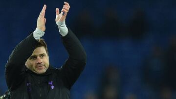 Mauricio Pochettino aplaude tras ganar 2-6 al Everton