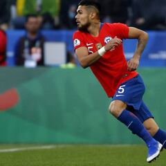 Díaz se alza como el defensa chileno más caro de la historia