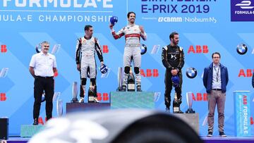 Di Grassi, Buemi y Vergne en el podio de Berl&iacute;n.