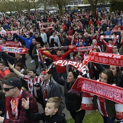 El ambiente antes del partido entre el Sporting y el Oviedo