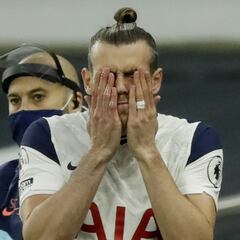 Bale se queda desnudo