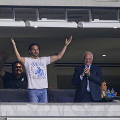 Bradley Cooper gets Eagles fans hyped