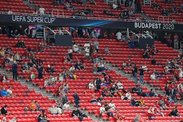 Aficionados en el Puskas Arena.