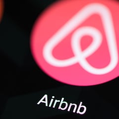 Advertencia de la OCU si te vas de vacaciones: mucho cuidado con este timo en el alojamiento