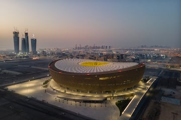 En este estadio ubicado en Lusail, una ciudad-isla del Estado de Catar, tiene una capacidad de 88.966 espectadore. Fue una de las sedes de la Copa Mundial de Fútbol de 2022, donde además se jugó la final.