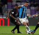 Colo Colo se ilusiona: Lucas Barrios no sigue en Gremio