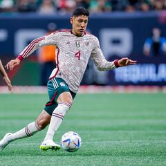 Which Mexican players are playing in the 2023-24 UEFA Europa League and Europa Conference League?