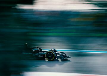 Lewis Hamilton durante la carrera del Gran Premio de Abu Dhabi de Fórmula 1 disputada en el Circuito de Yas Marina.