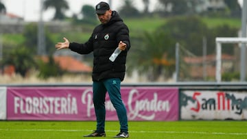 José Alberto, entrenador del Racing.