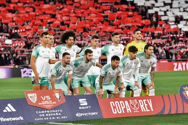 Once inicial del Osasuna. De pie: Lucas Torró, Kike García, Aridane, Aimar Oroz, David García y Sergio Herrera. Agachados: Moi Gómez, Jon Moncayola, Rubén García, Abde y Juan Cruz.