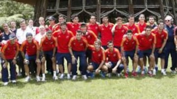 <b>VISITA Y EXCURSIÓN. </b>Los miembros de la delegación española al completo se desplazaron ayer al Recinto del Pensamiento. Allí hicieron una cata de café y vieron la vegetación desde las alturas.