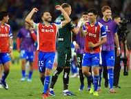 Futbol, Cruzeiro vs Universidad Catolica.
Copa Libertadores 2026.
Los jugadores de Universidad Catolica celebran el triunfo contra Cruzeiro tras el partido del grupo D de la Copa Libertadores disputado en el estadio Mineirao de Belo Horizonte, Brasil.
15/04/2026
Pier Giorgio Giavelli/Photosport
Football, Cruzeiro vs Universidad Catolica.
2026 Copa Libertadores Championship.
Universidad Catolica players celebrate winning against Cruzeiro after a Copa Libertadores Championship group D match at Mineirao in Belo Horizonte, Brazil.
15/04/2026
Pier Giorgio Giavelli/Photosport