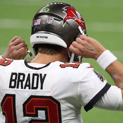 How much do tickets for Cowboys vs Buccaneers NFL Wild Card Weekend game cost?