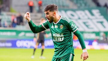 Israel Puerto, central espa&ntilde;ol del Slask Wroclaw, celebra un gol de su equipo en la Primera Divisi&oacute;n de Polonia