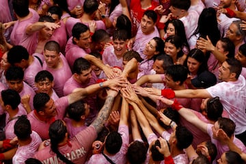 Ambiente en la Plaza Consistorial, plaza que está situada en el corazón del Casco Antiguo de Pamplona, donde se realiza el Chupinazo.