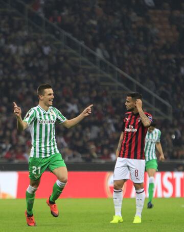 En el minuto 55 y desde fuera del área, gol de Lo Celso. Alegría ante un cariacontecido Suso.