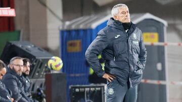 PALMA, 18/02/2023.- El entrenador del Villarreal Quique Setién durante el partido de la Jornada 22 de LaLiga que el Mallorca y el Villarreal disputan este sábado en el estadio Son Moix de Palma. EFE/ Cati Cladera
