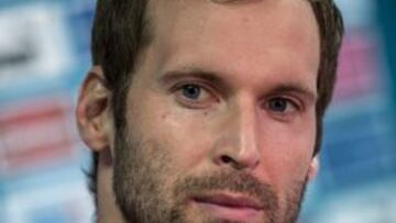 WO05 BRESLAVIA (POLONIA), 14/06/2012.- El jugador de la selecci&oacute;n checa de f&uacute;tbol, Petr Cech, durante una rueda de prensa celebrada tras un entrenamiento a puerta cerrada del equipo en Breslavia, Polonia, el 14 de junio de 2012. La Rep&uacute;blica Checa se enfrentar&aacute; a Polonia en un partido de primera fase del Grupo A el pr&oacute;ximo 16 de junio. EFE/Maciej Kulczynski PROHIBIDO SU USO EN POLONIA