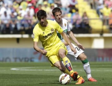 El delantero del Villarreal Gerard Moreno y el centrocampista croata del Elche, Mario Pasalic