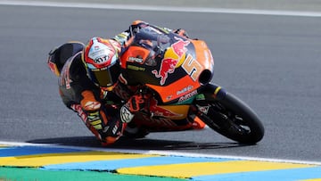 MotoGP - French Grand Prix - Circuit Bugatti, Le Mans, France - May 15, 2022 Red Bull KTM Ajo&#039;s Jaume Masia during the Moto3 race REUTERS/Pascal Rossignol