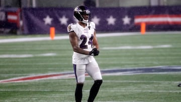 El cornerback llegó a los Ravens en un canje con los Rams, quienes previamente adquirieron a Jalen Ramsey de los Jaguars.