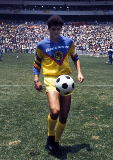 Jugadores que vistieron la camiseta del América y del Cruz Azul