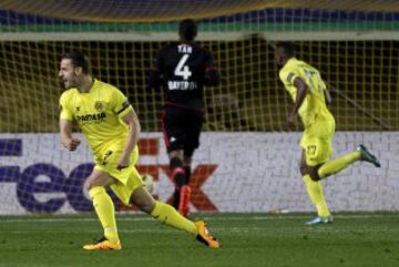 Bakambu marcó el 1-0.