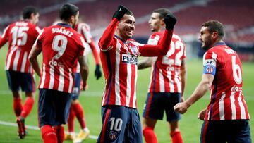 Correa y el Atlético celebran un gol.