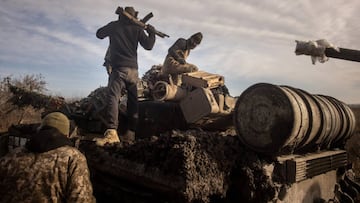 KHERSON, UKRAINE - NOVEMBER 23: Members of the Ukrainian military, 59th Brigade service their tanks and take on new supplies before moving to a new position on November 23, 2022 in Kherson, Ukraine. Ukrainian forces took control of Kherson more than a week ago, as well as swaths of its surrounding region, after Russia pulled its forces back to the other side of the Dnipro river. Kherson was the only regional capital to be captured by Russia following its invasion on February 24. (Photo by Chris McGrath/Getty Images)