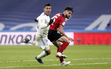 Jugada del penalti de Omar Alderete a Carlos Casemiro. 