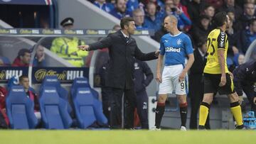 La UEFA ha abierto expediente al Rangers por arrojar objetos en la previa de Europa League.