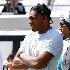 Jalen Ramsey habla con la prensa tras su llegada a Rams