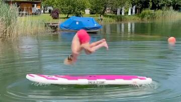 Andri Ragettli, de backflip en Paddle Surf