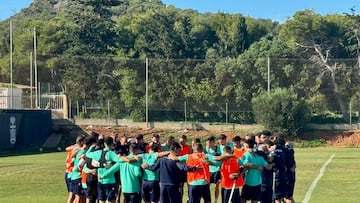 La plantilla albinegra, en uno de los entrenamientos de la semana.