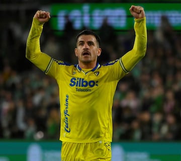 Sali de refresco cuando el partido entraba en la recta final y consigui un segundo gol que certificaba la victoria ante el Mlaga y su candidatura a la promocin de ascenso.