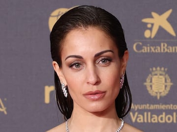 La actriz Hiba Abouk con  vestido de Fendi Couture y joyas de Cartier.