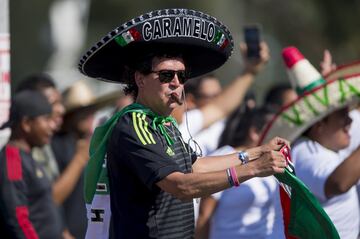 El color de la semifinal entre México y Jamaica en el Rose Bowl