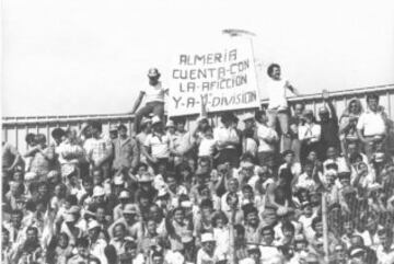 Los seguidores son el alma del fútbol, el jugador número doce. El fútbol desde sus comienzos despertó pasiones y arrastró masas. Afición del Almería. 