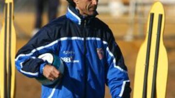 Antonio Álvarez, otro hombre de la casa para reflotar al Sevilla