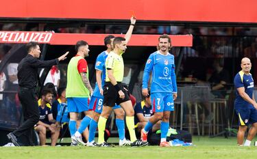 El noruego ha entrado para intentar desatascar el partido y el colegiado le ha mostrado la roja a los 10 minutos de pisar el césped tras consultar el VAR. Su entrada a Raillo fue muy peligrosa.