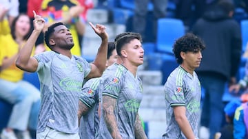 Soccer Football - Liga MX - Club America v Necaxa - Estadio Ciudad de los Deportes, Mexico City, Mexico - January 31, 2026 Club America's Brian Rodriguez celebrates scoring their first goal with teammates REUTERS/Eloisa Sanchez