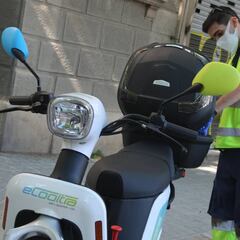 Uso de la mascarilla en la moto: ¿es obligatorio y quién debe llevarla puesta?