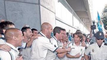 <b>JÚBILO. </b>El ascenso virtual del Xerez se vivió al unísono en la ciudad del vino. Toda Jerez se reunió en familia, entre amigos e incluso en las típicas Comuniones del mes de mayo para seguir de cerca el duelo entre Hércules y Celta de Vigo. El ascenso aún no está consumado, pero se encuentra más cerca que nunca y el xerecismo lo sabe.