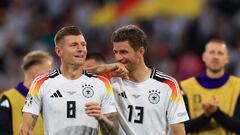 Munich (Germany), 14/06/2024.- Toni Kroos (L) and Thomas Mueller of Germany celebrate winning the UEFA EURO 2024 group A match between Germany and Scotland in Munich, Germany, 14 June 2024. (Alemania) EFE/EPA/MARTIN DIVISEK
