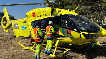 Helicóptero que trasladó al joven al Hospital de la Paz