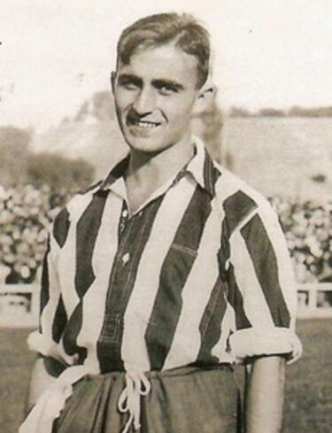 Uno de los grandes jugadores de la década de los 20. Estuvo casi una década de rojiblanco antes de recalar en el Madrid. Asesinado en la Cárcel Modelo de Madrid el 5 de noviembre de 1936. Se instauró un premio con su nombre por su espíritu deportivo y por la fidelidad a los colores de su club (pese a cambiar de camiseta). Duraría de 1952-53 a 1967-68.
