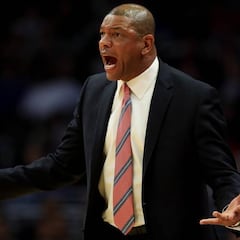 'Doc' Rivers, multado por la NBA por alabar a Kawhi Leonard