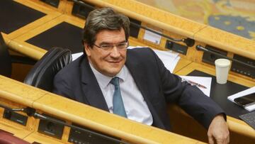 El ministro de Inclusi&oacute;n, Seguridad Social y Migraciones, Jos&eacute; Luis Escriv&aacute;, en el pleno del Senado