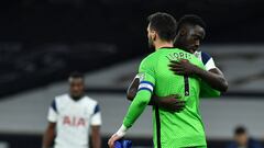 Davinson Sánchez y Hugo Lloris en Tottenham