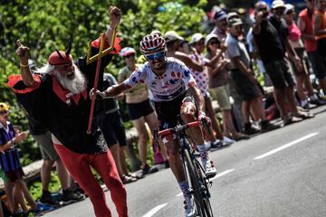 Julian Alaphilippe se apodera del tenedor.